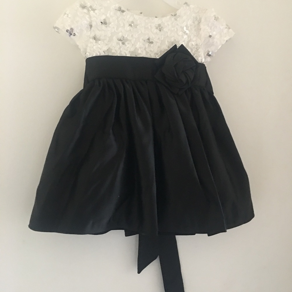 Dress - Picture 3 of 7